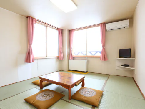 นี่คือห้องพักสไตล์ญี่ปุ่นขนาด 10 เสื่อ (ไม่มีอ่างอาบน้ำ)