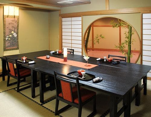 お食事処　朱雀亭