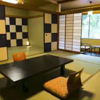 ห้องพักสไตล์ญี่ปุ่นขนาดใหญ่ 12 เสื่อทาทามิ พร้อมห้องถัดไป