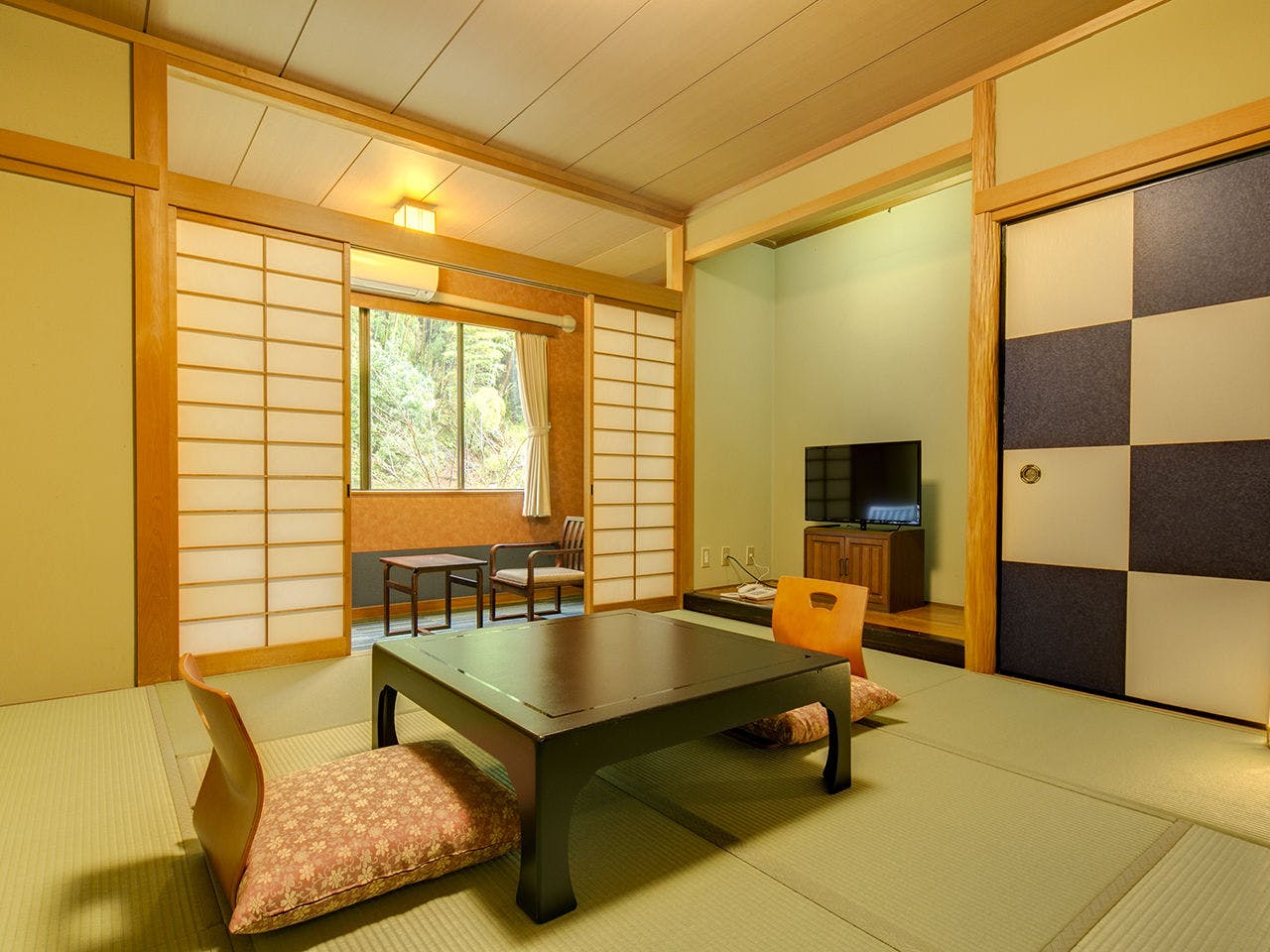 Yumoto Komachi-kan