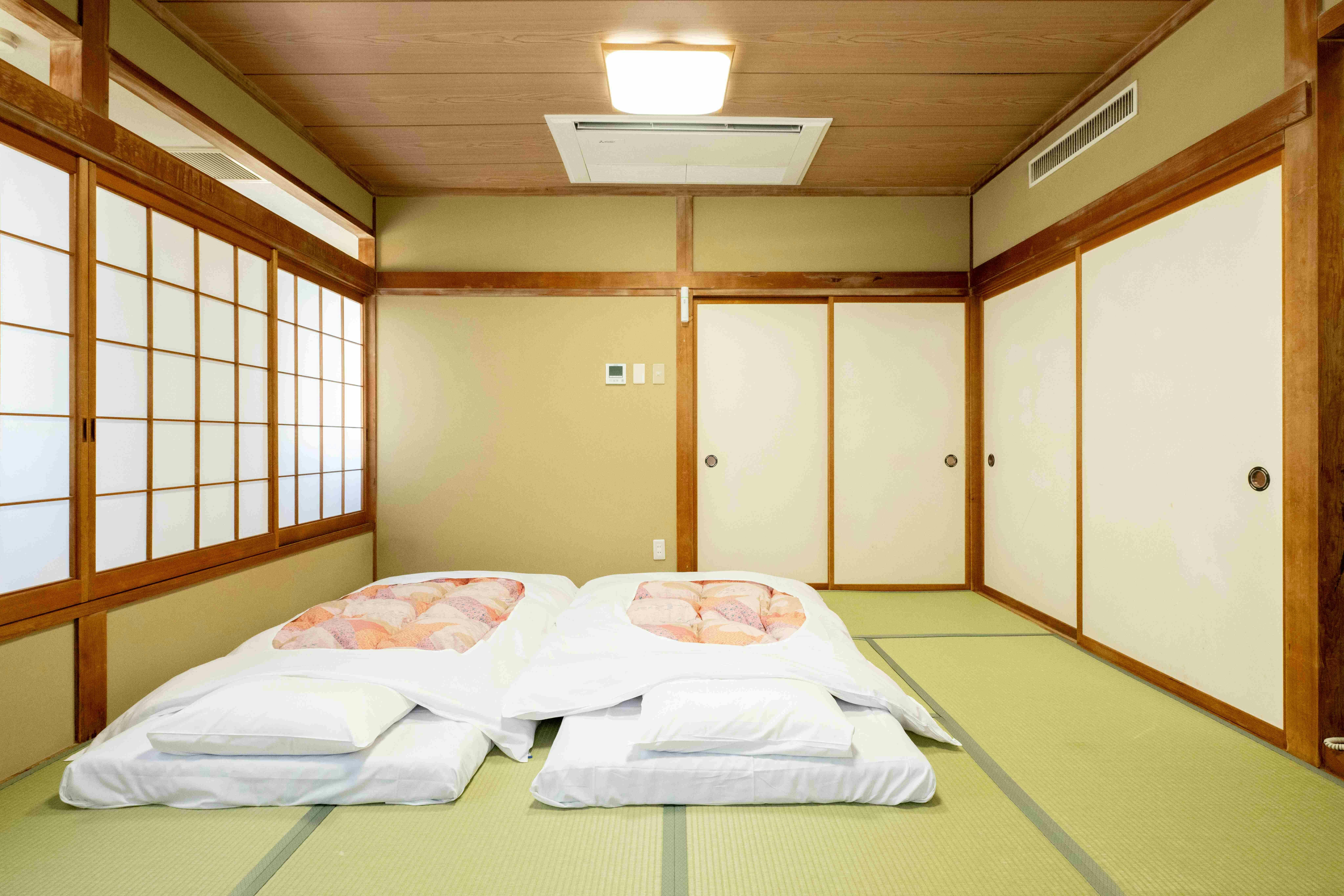 *Kamar bergaya Jepang 10 tatami