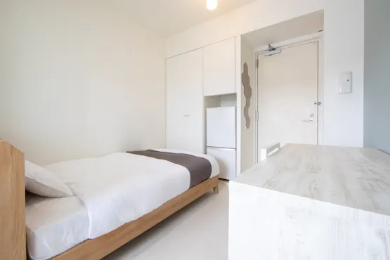 Kamar Semi Double Menghadap Gunung