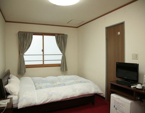 เรามีเตียงขนาด 140 ซม.