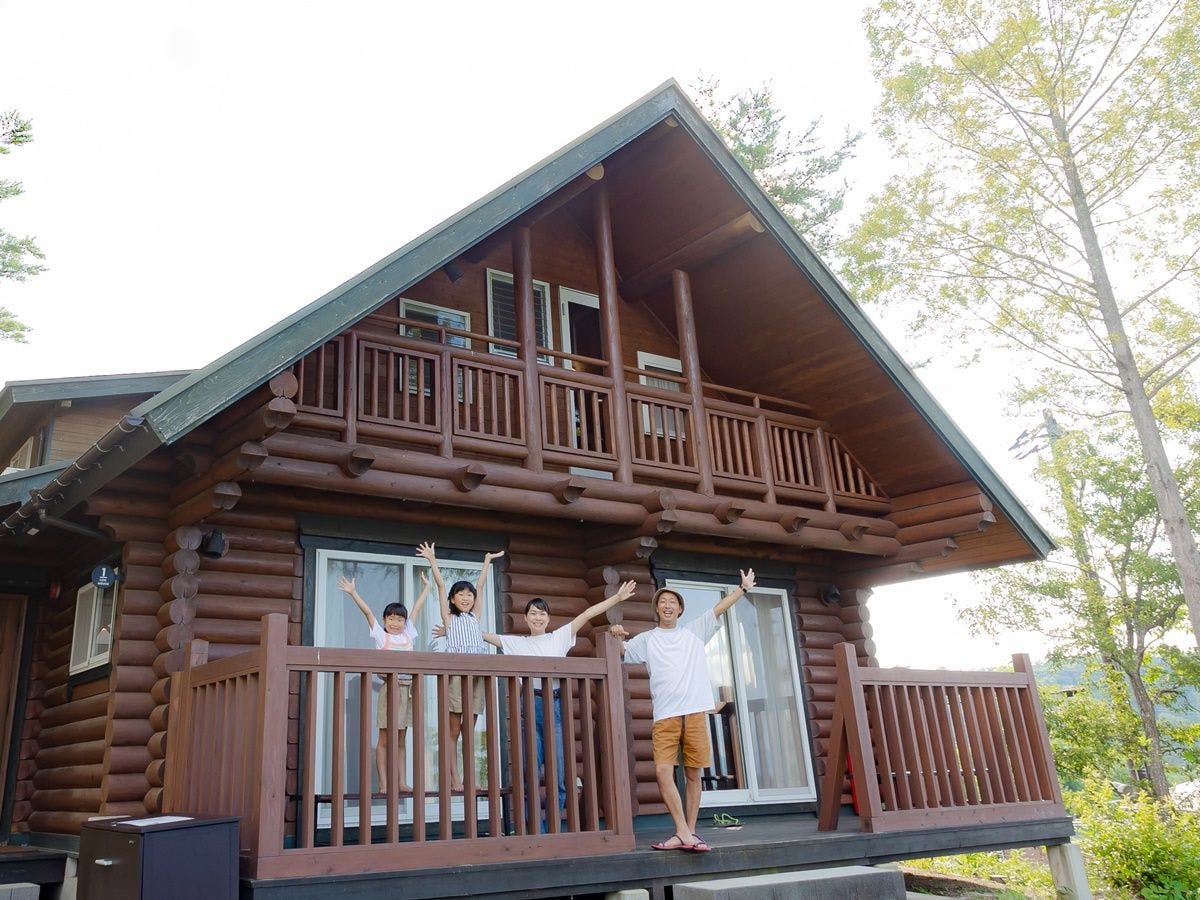 *【บ้านไม้ซุง】