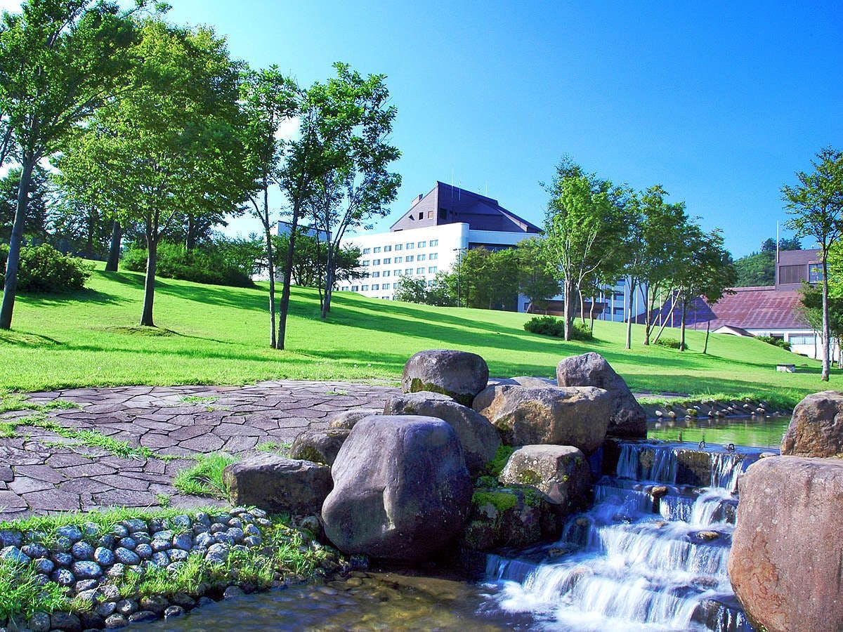 【Eksterior】Hotel dikelilingi oleh alam yang kaya.