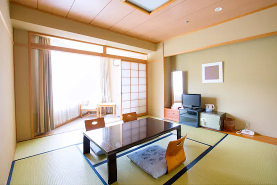 Kamar bergaya Jepang 8 tatami.