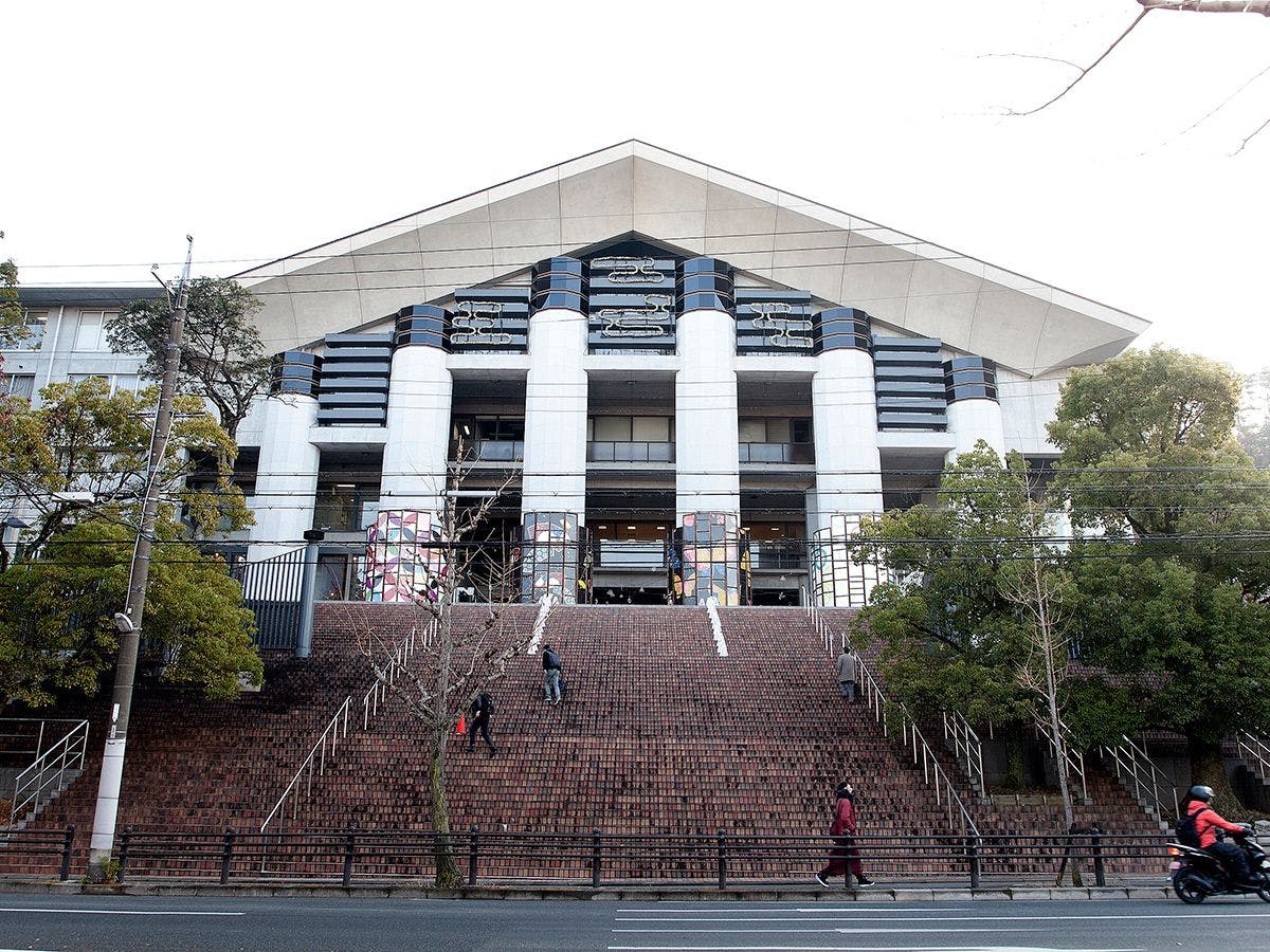 ・Kyoto University of the Arts: Approximately 10 minutes by bus