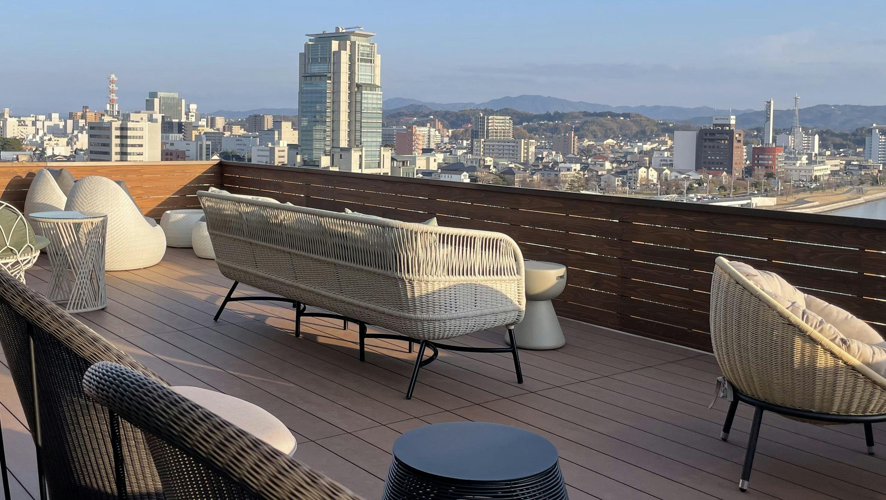 รูฟท็อปเทอเรส "SKYTOPTERRACE"