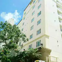 Tampilan eksterior sisi Yanagi-dori