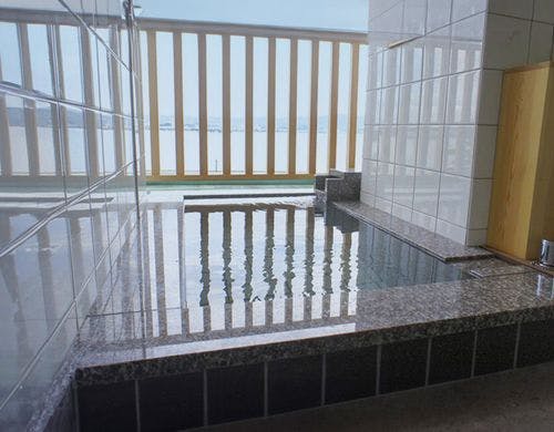 [温泉露天風呂付き客室]宍道湖に近い温泉