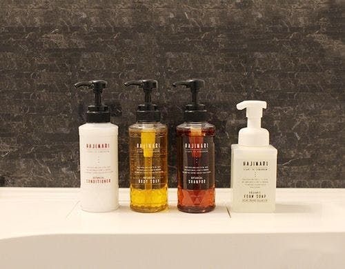 ダブルルーム（140cmベッド1台）