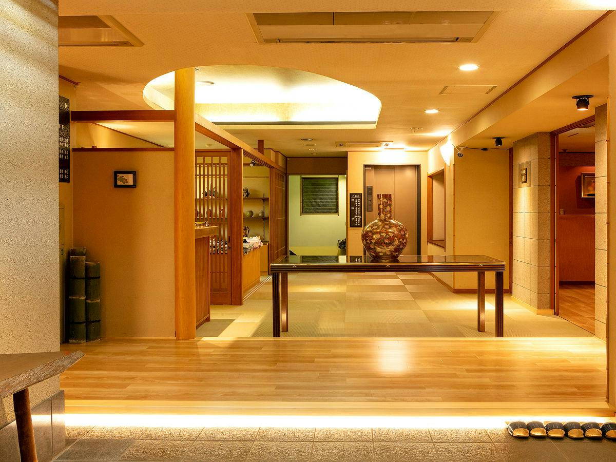 Yoritomo no Yu Honjin