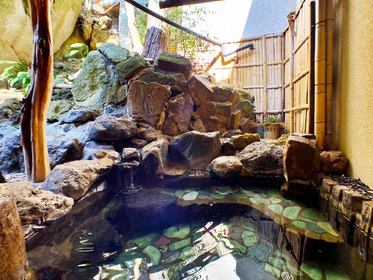 Yoritomo no Yu Honjin