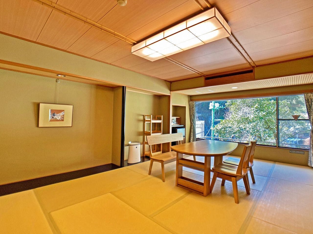 ห้องสไตล์ญี่ปุ่นกว้างขวาง 14 เสื่อทาทามิ + 6 เสื่อทาทามิ สองห้องเชื่อมต่อกัน