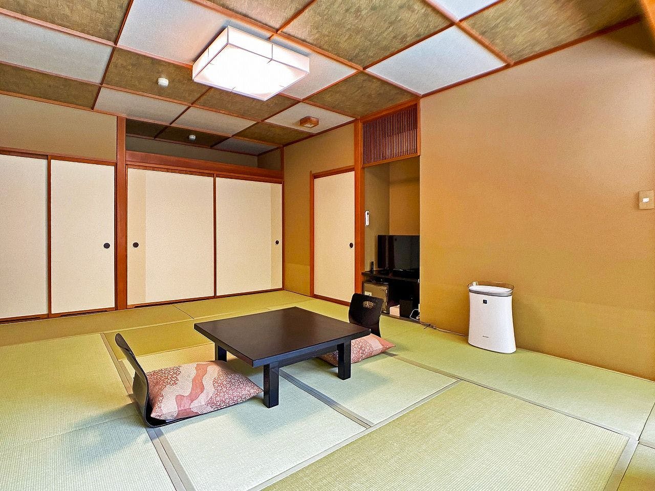 Yoritomo no Yu Honjin