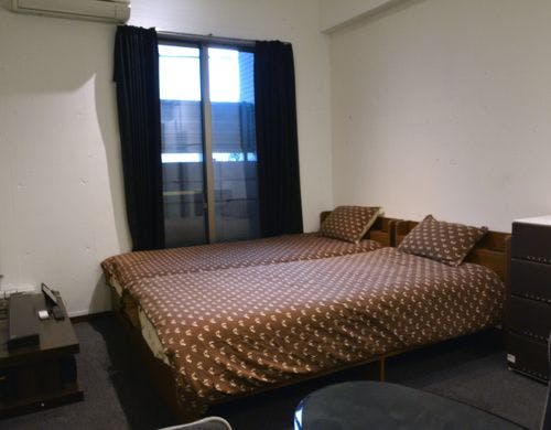 ツインルームのプロジェクター映像