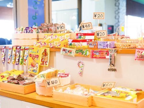 懐かしいお菓子もいっぱい！