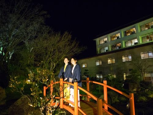 夜の庭園もステキ☆