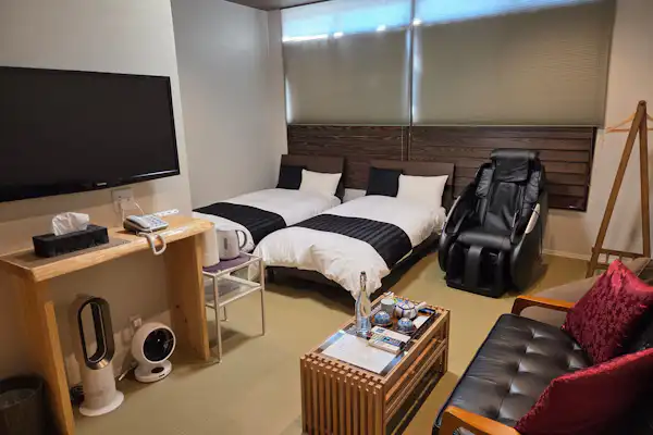万事屋·八百万 客厅