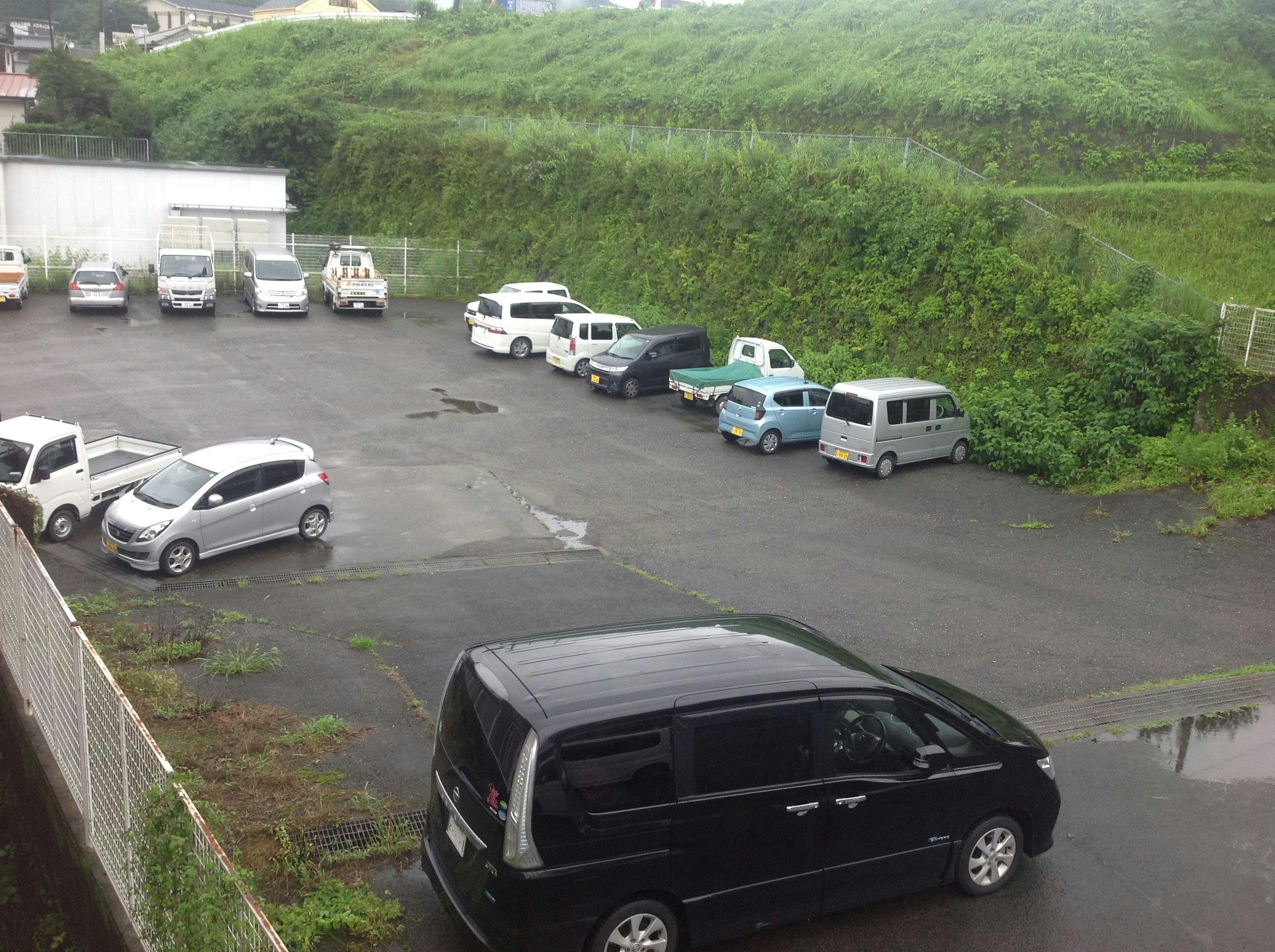 Lebih daripada 30 ruang letak kereta