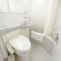 모든 객실에 유닛 욕조가 있습니다.