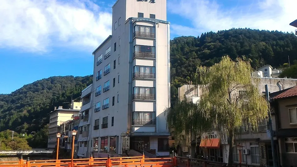 Yumura Onsen Uotoya
