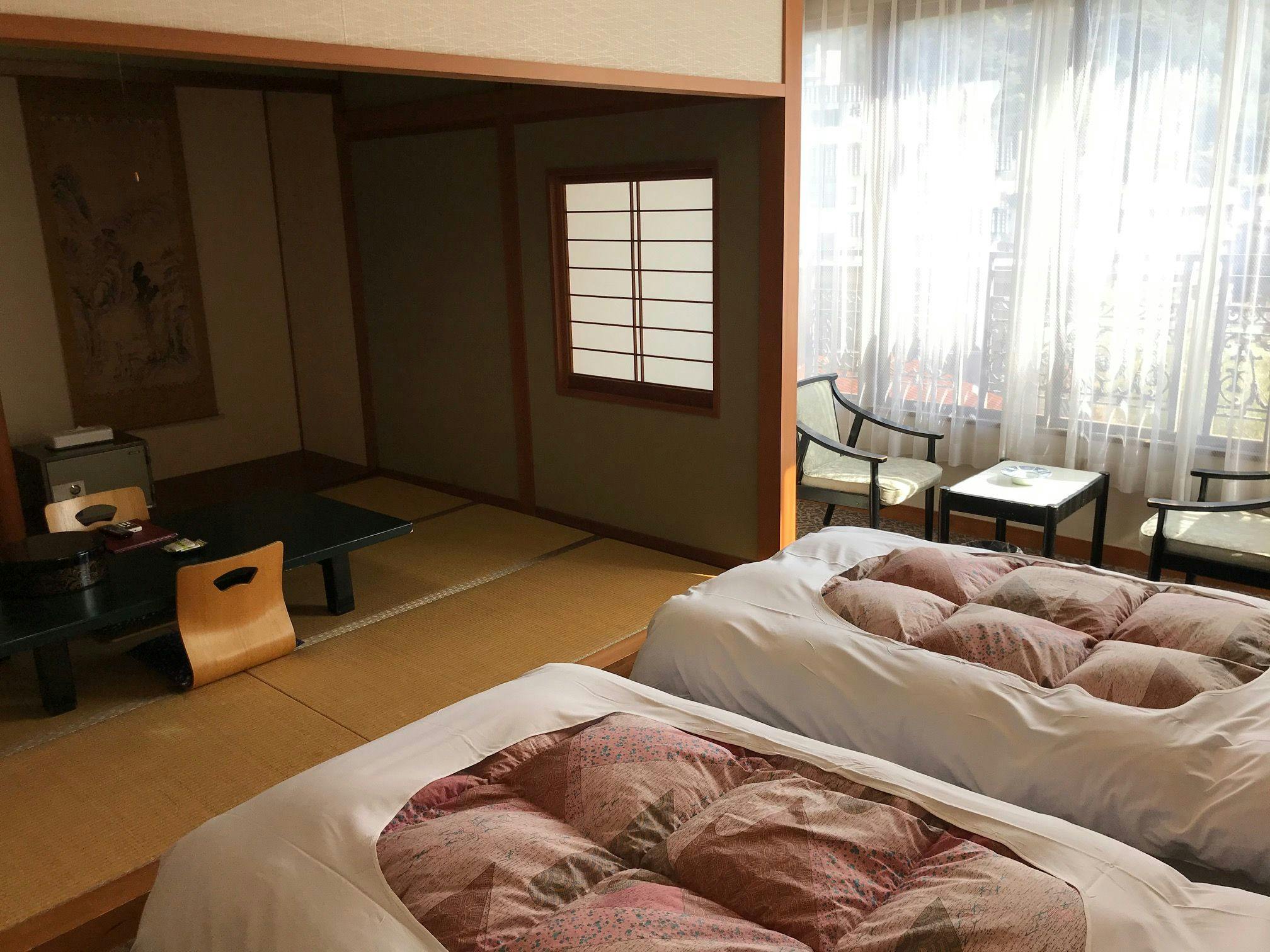 Bilik gaya Jepun dan Barat