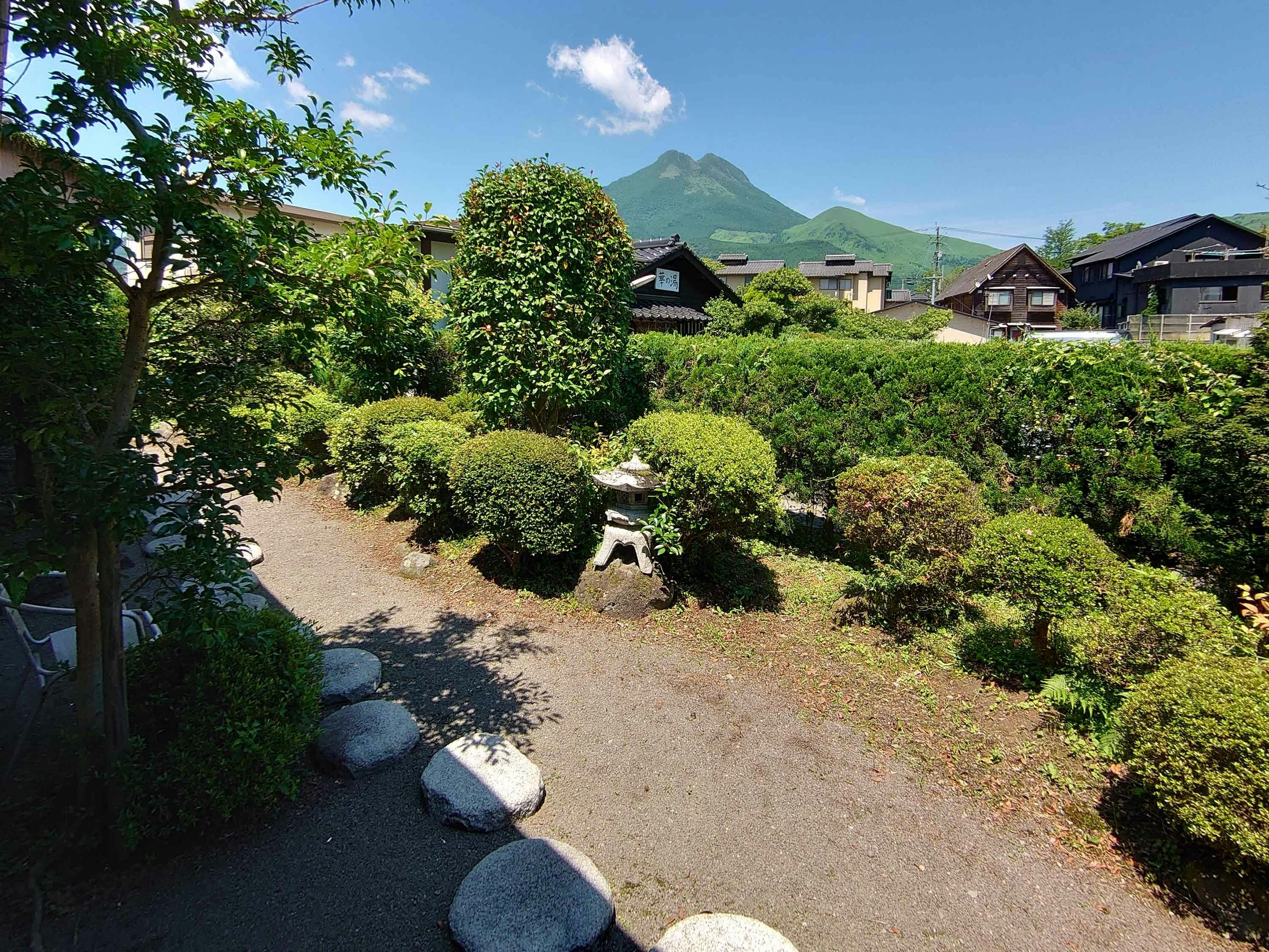 Yufuin Onsen Hasuwa Inn