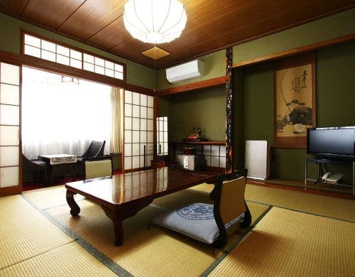 白根【8畳和室トイレ付】