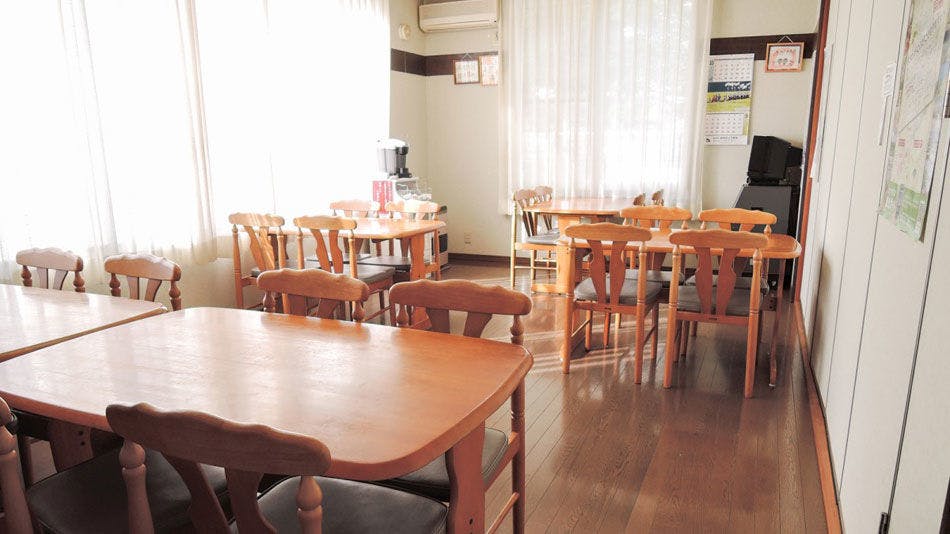 *【ภายในอาคาร / ห้องอาหาร】