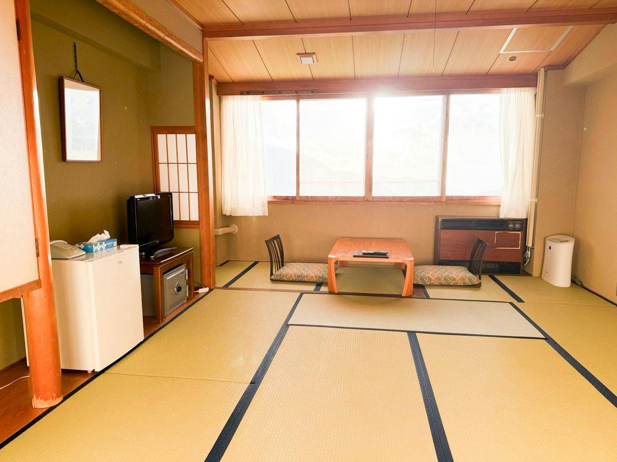 Nishihappo Onsen Hotel
