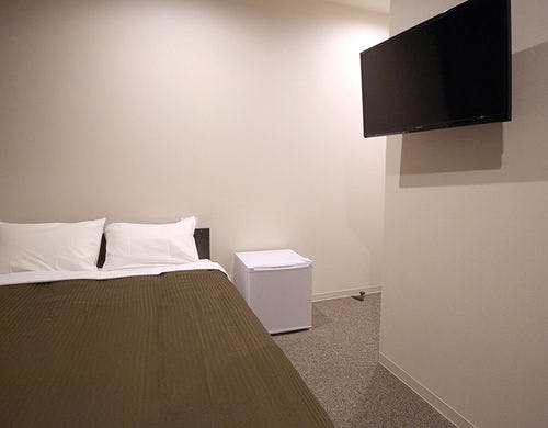 ダブルルーム【140cm幅ベッド1台】