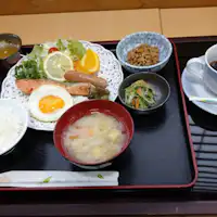 Makanan akan disiapkan di 'Nanaka' yang bersebelahan.