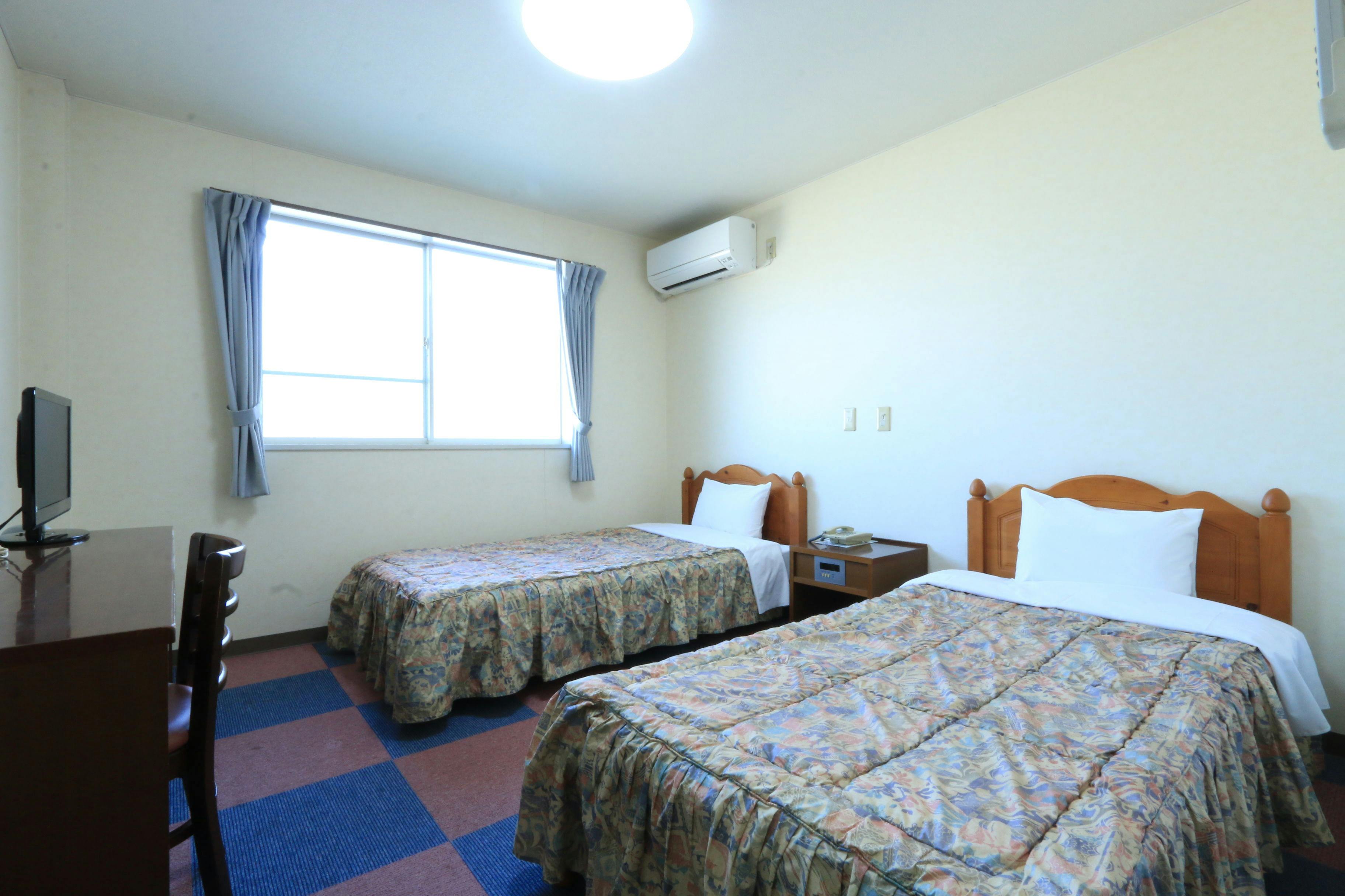 Kamar Twin Gaya Barat