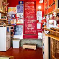 ・หลังประตูคือพื้นที่ที่พัก