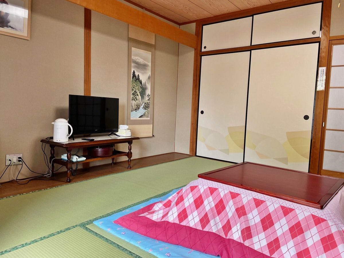 *8 เสื่อทาทามิ... รองรับได้สูงสุด 6 ท่าน