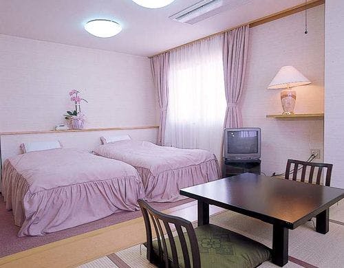 和洋室ツインベット&小上り４畳