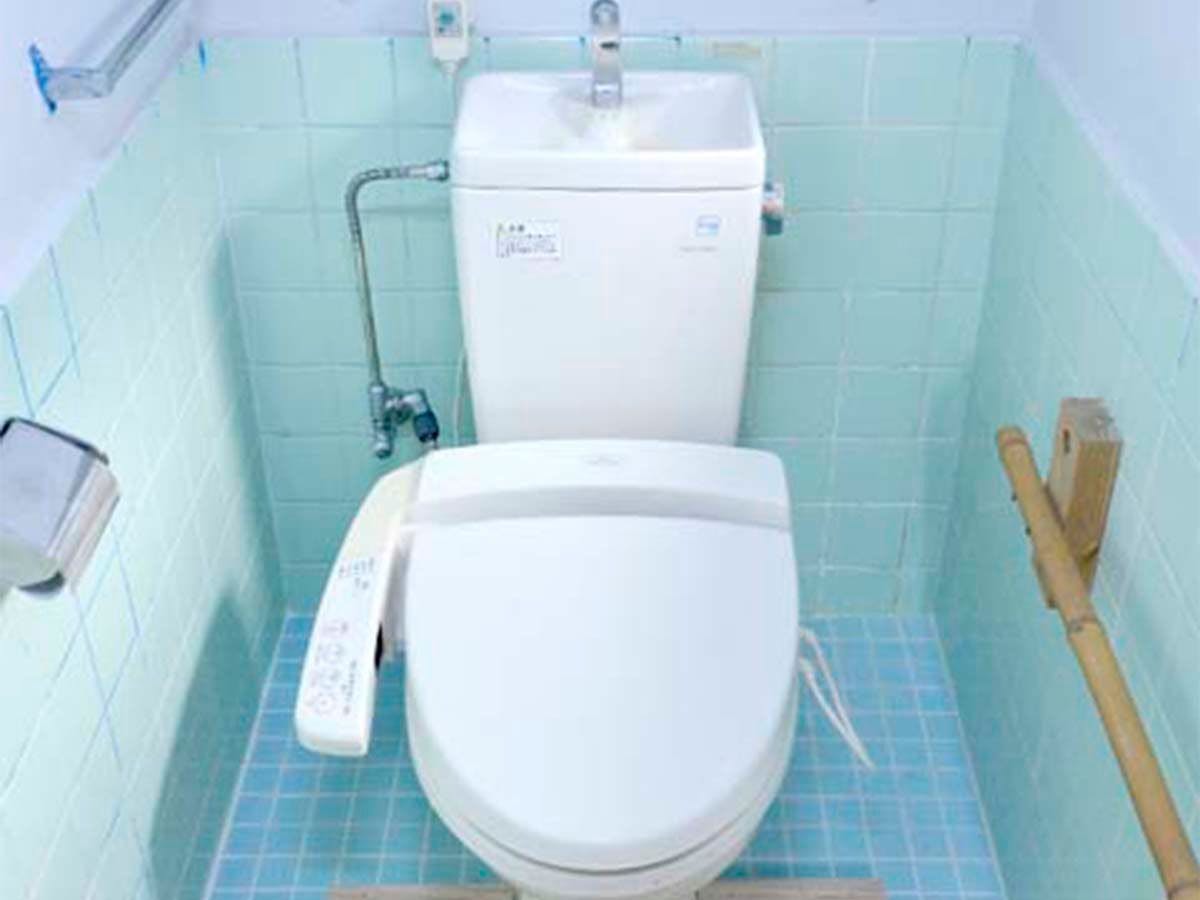 ・Dilengkapi dengan toilet dengan fungsi pencucian