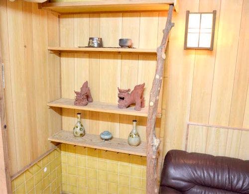 ・陶器やシーサーが飾られていて雰囲気も◎
