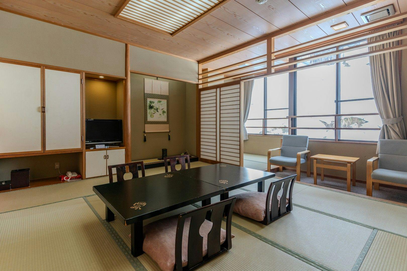 고류칸＊일본식 객실 10조＋2조＊욕실·화장실 포함