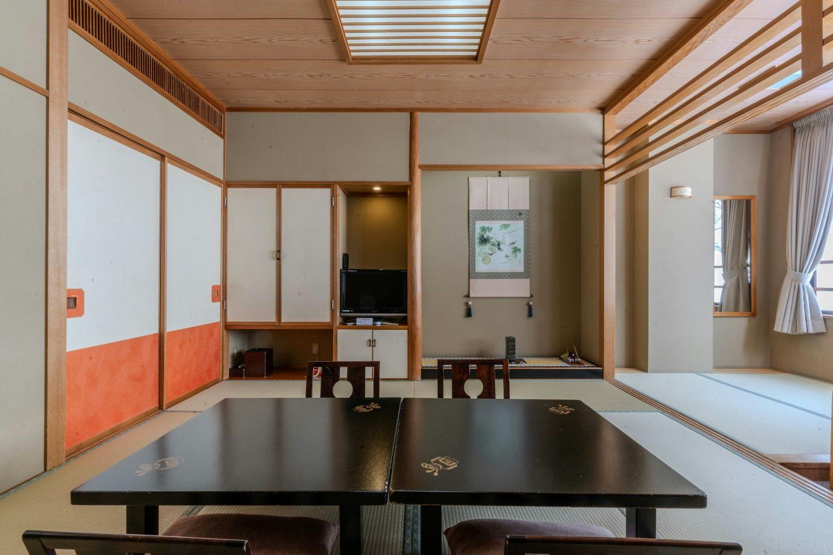 고류칸＊일본식 객실 10조＋2조＊욕실·화장실 포함