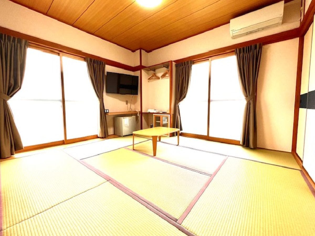 ・ห้องสไตล์ญี่ปุ่นในอาคารหลัก, 8 เสื่อทาทามิ