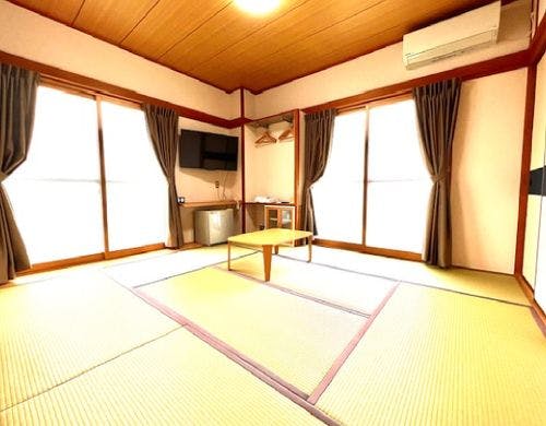 ・本館和室8畳