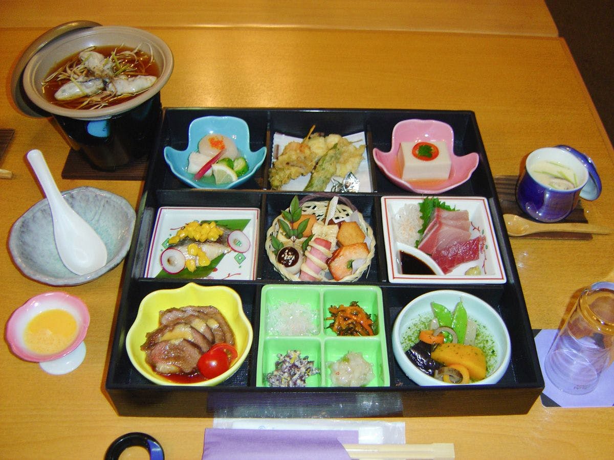 Four Seasons Yunogo