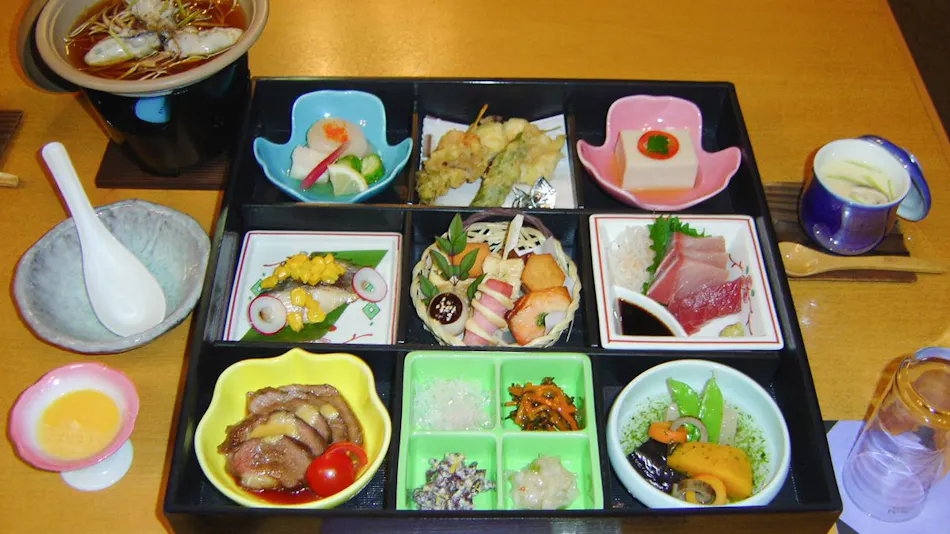 Four Seasons Yunogo