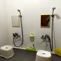 Contoh bilik mandi pancuran