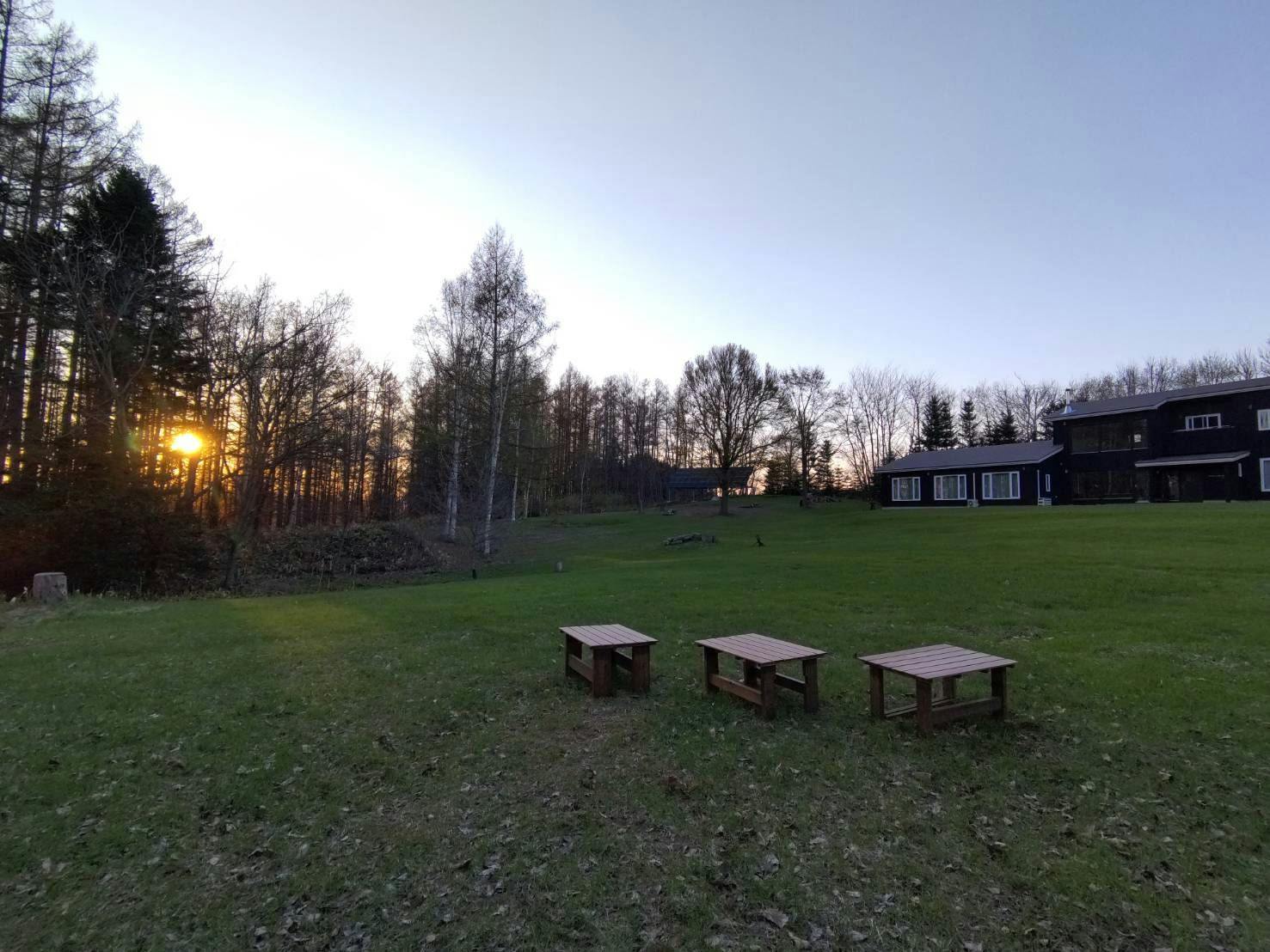 พระอาทิตย์ตกจากเก้าอี้สวน