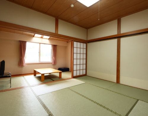 和室12畳　広々お使い下さい