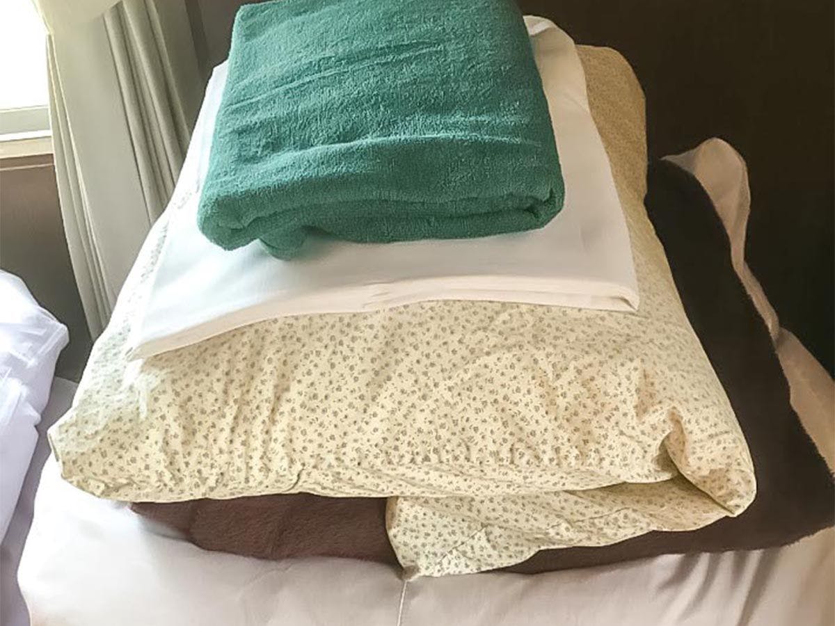 스스로 이불을 깔아 사용해 주세요.