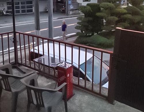 ・煙草はテラスでお願いします（室内禁煙）